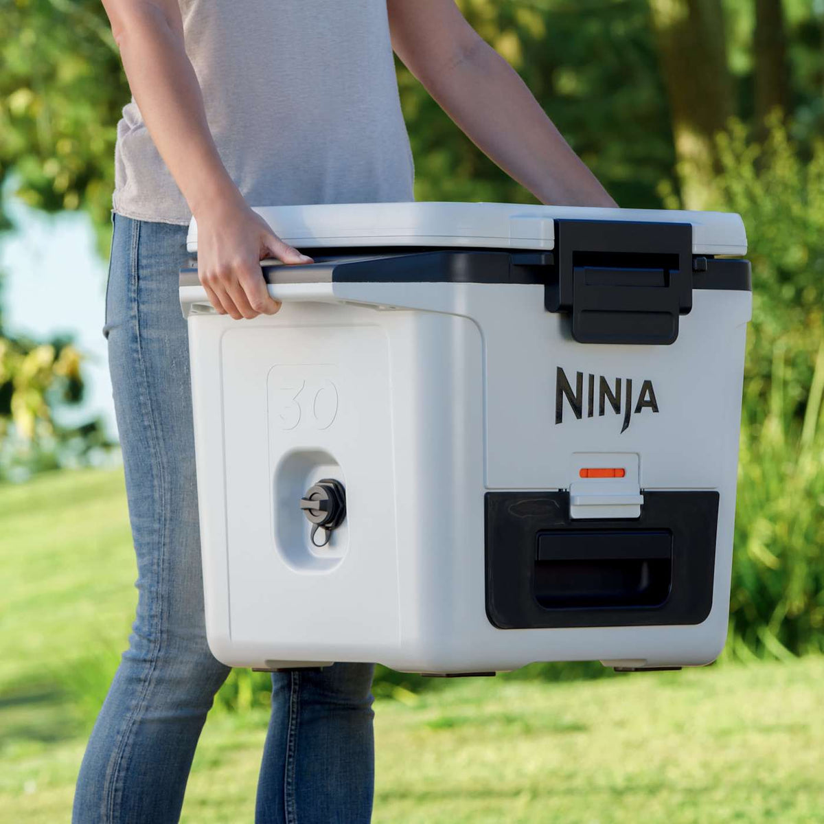 Ninja FrostVault™ 30qt Hard Cooler with Dry Zone, Lakeshore Blue