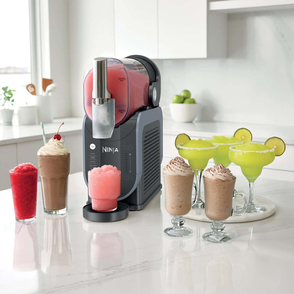 Ninja SLUSHi™ Professional Frozen Drink Maker and Tote Bag