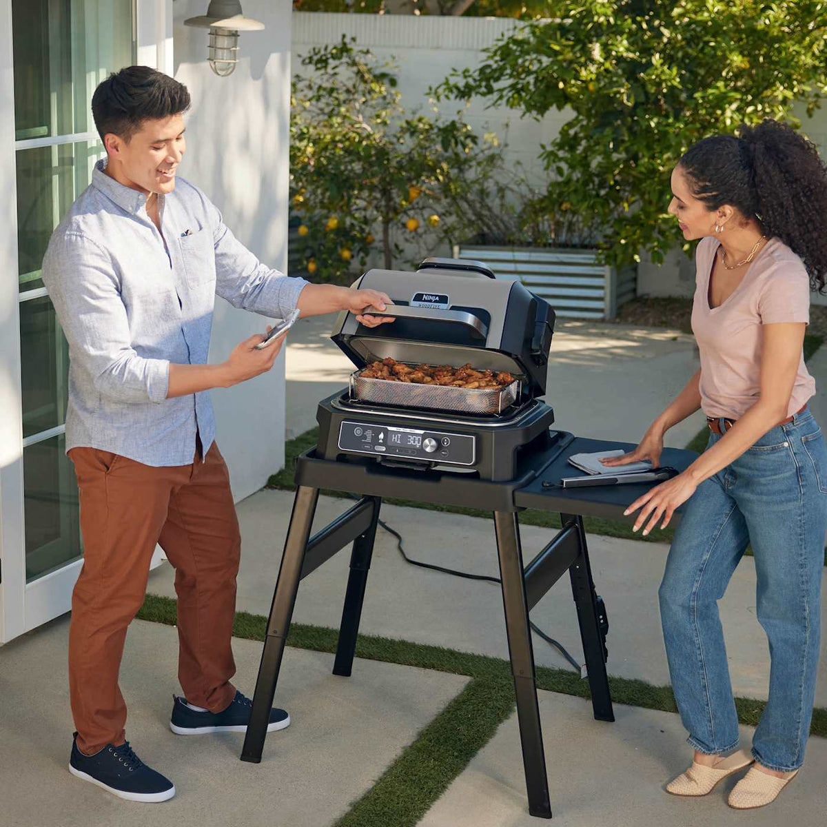 Ninja Woodfire Pro Connect™ XL Outdoor Grill & Smoker